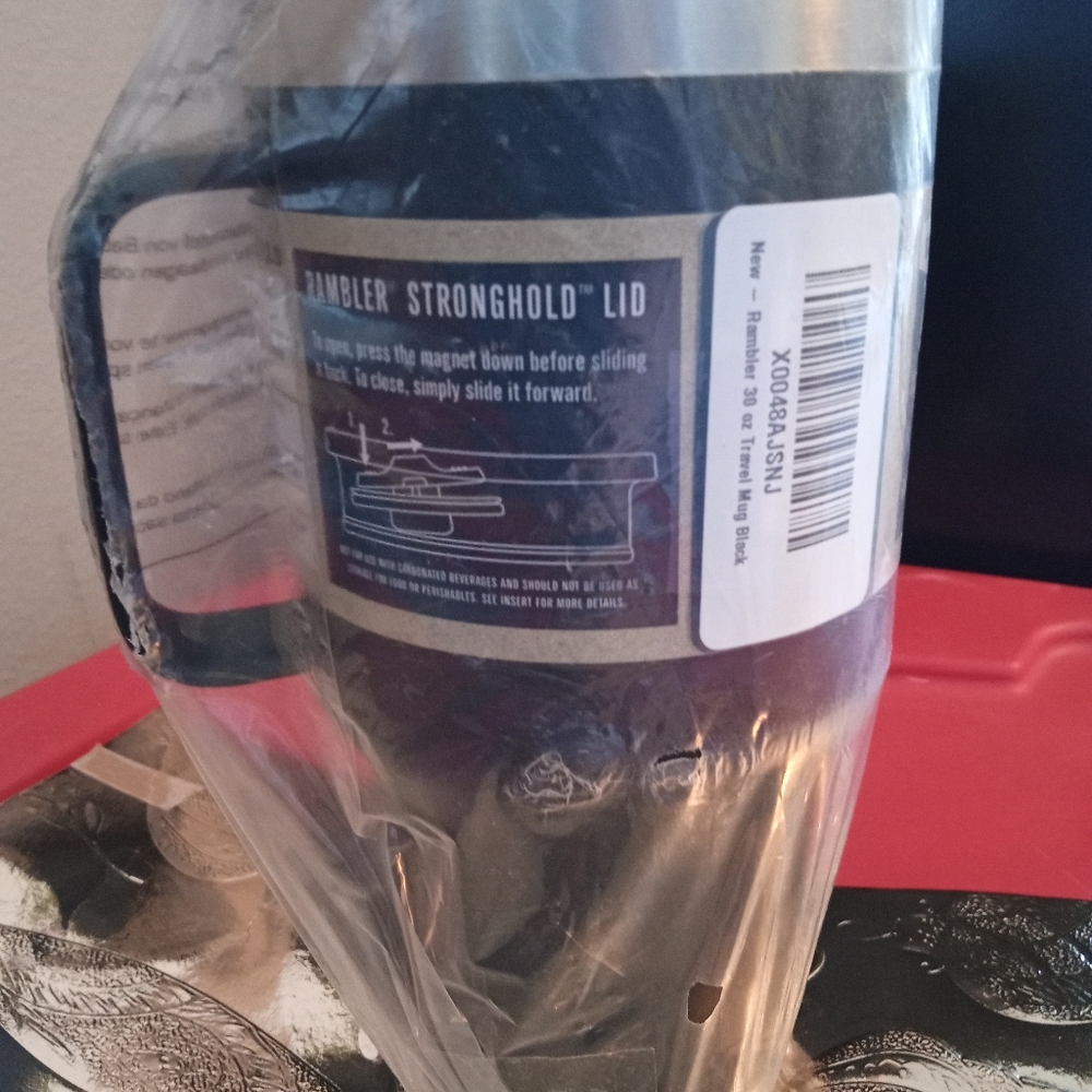 Yeti Rambler 30oz Travel Mug - Picture 4 of 5